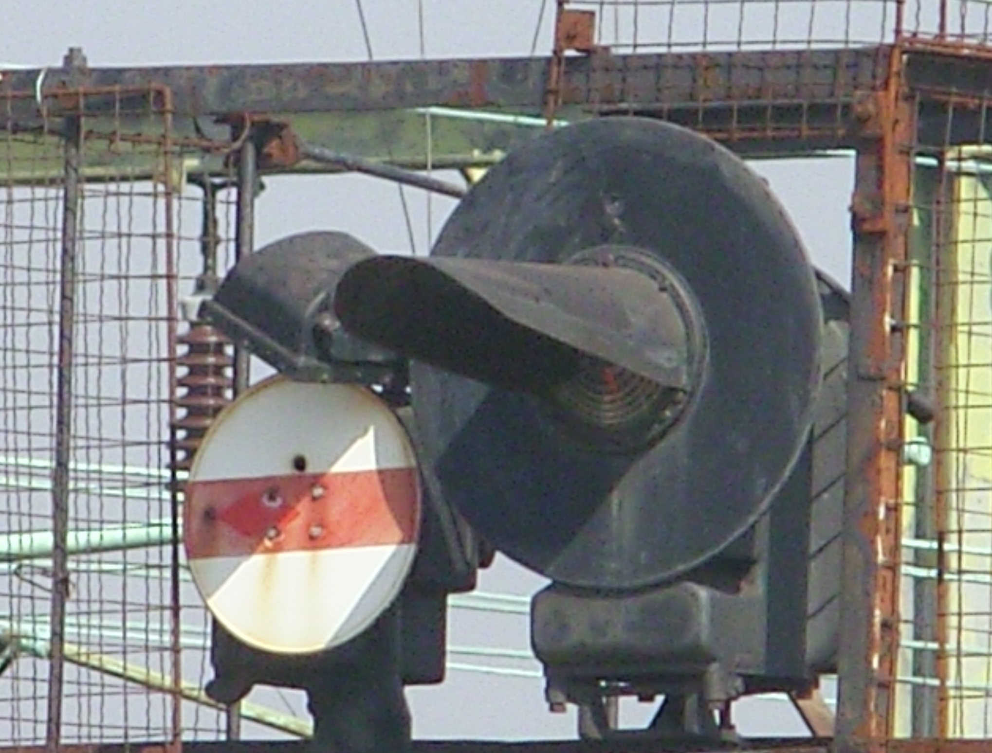 LNER style 3-aspect searchlight signal